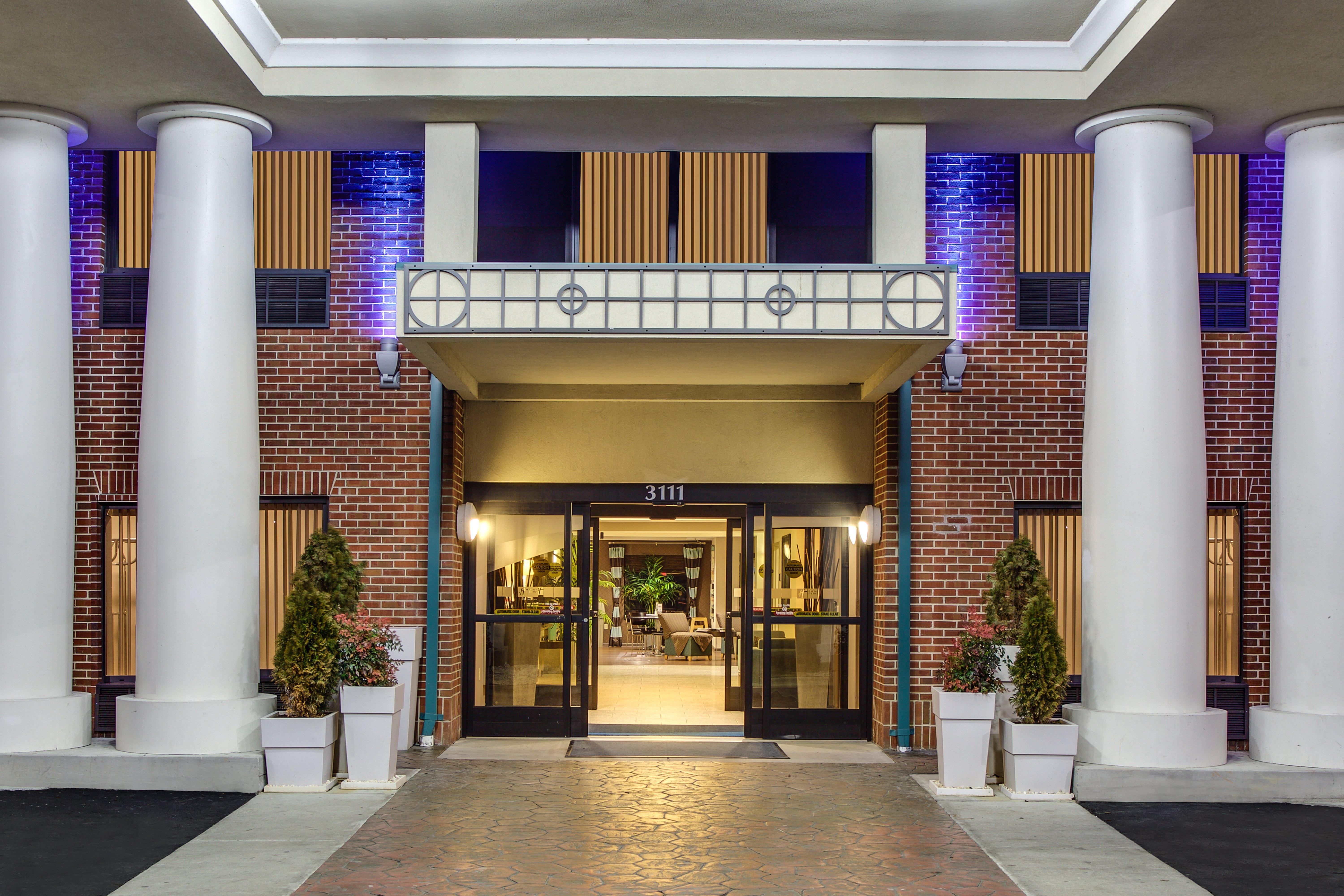 Holiday Inn Express Hotel & Suites Greensboro-East, An Ihg Hotel Экстерьер фото