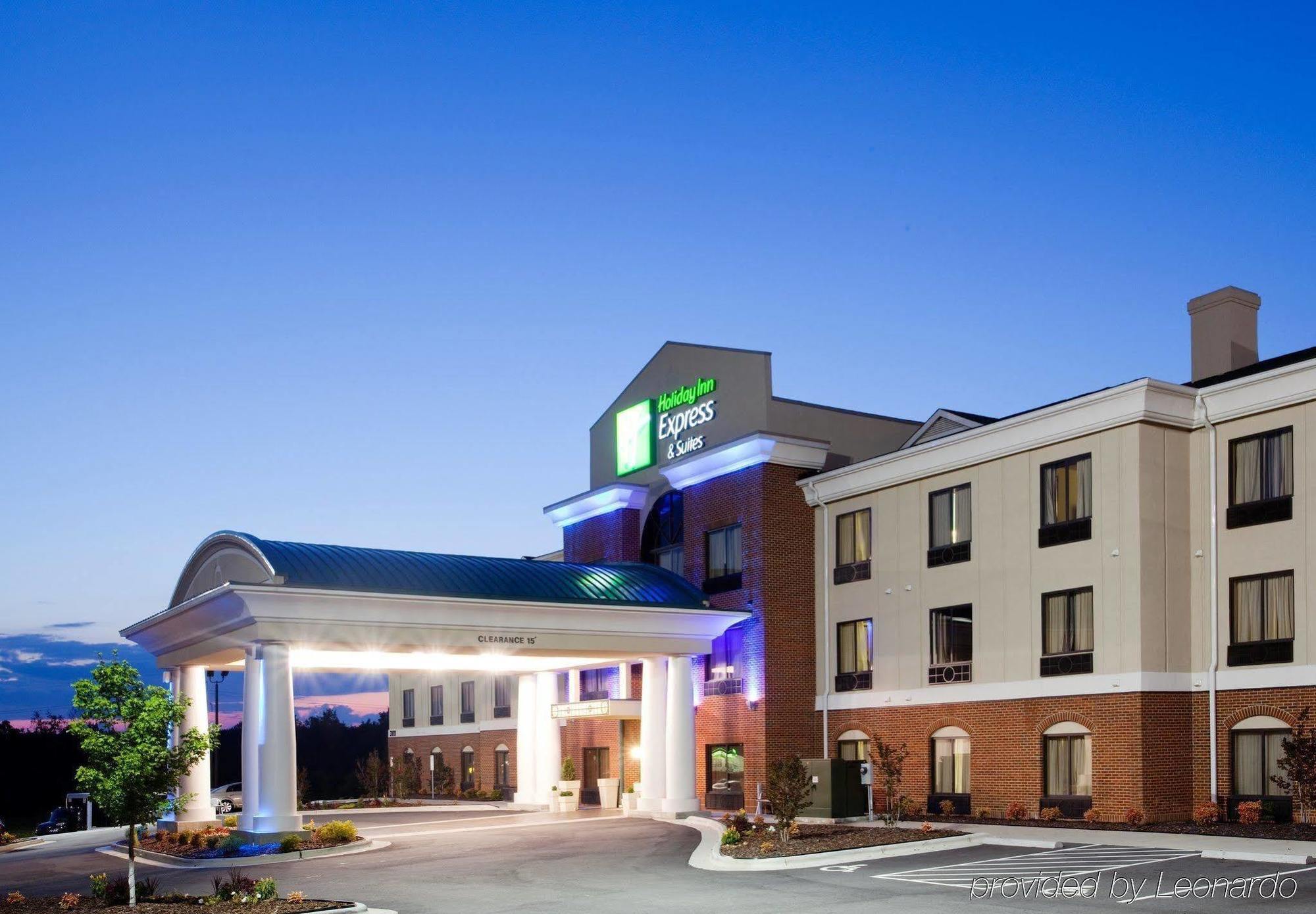 Holiday Inn Express Hotel & Suites Greensboro-East, An Ihg Hotel Экстерьер фото