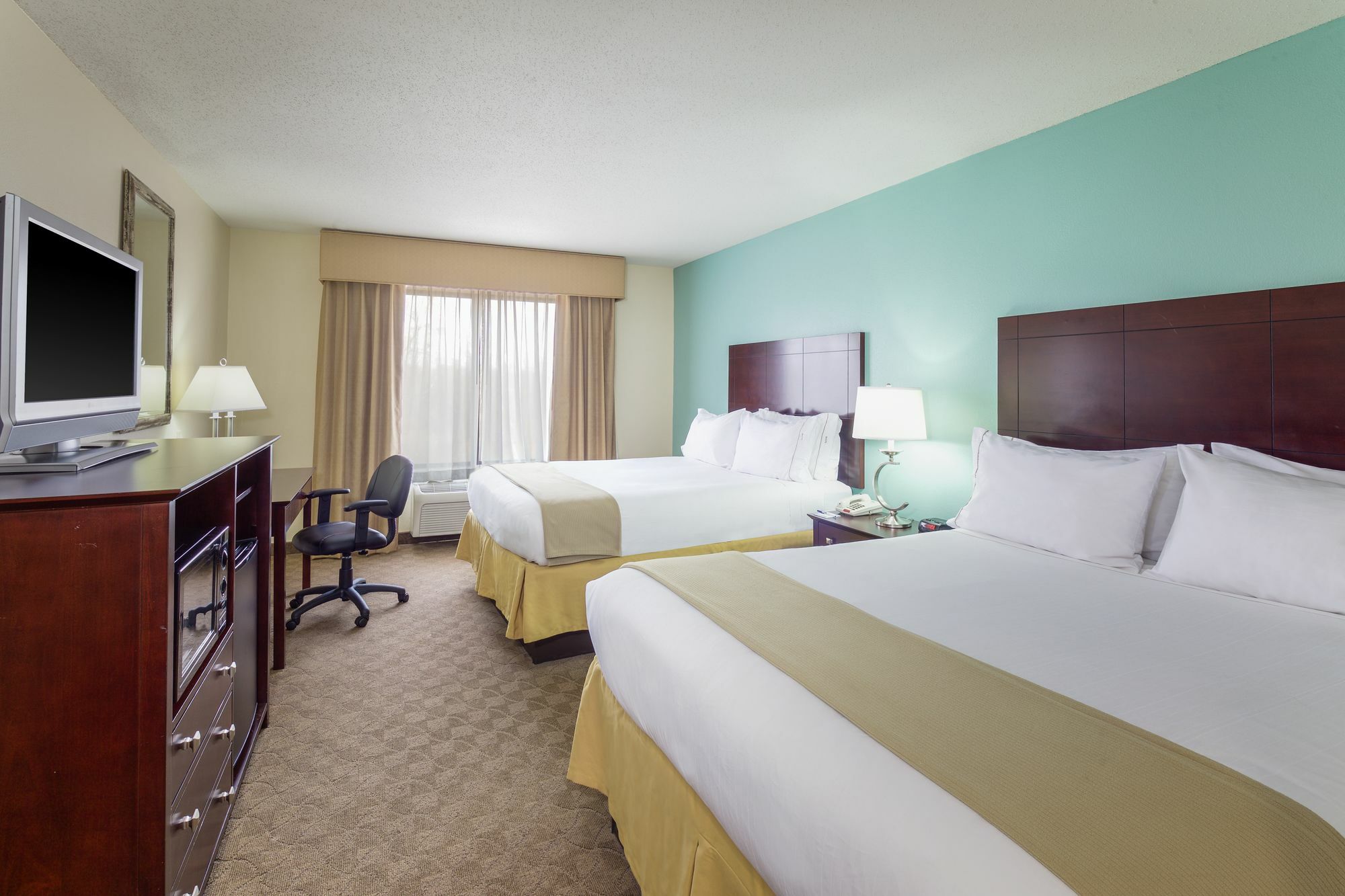 Holiday Inn Express Hotel & Suites Greensboro-East, An Ihg Hotel Экстерьер фото